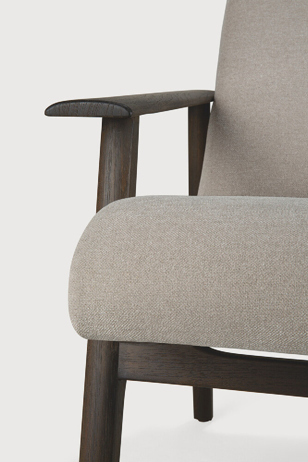 Wood Framed Lounge Chair | Ethnicraft Aspekt | Oroa.com