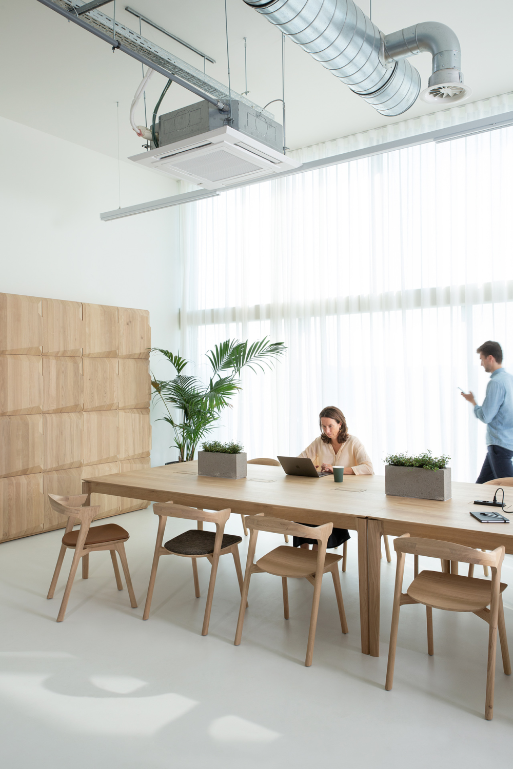 Modern Oak Dining Chair | Ethnicraft Bok | OROA.COM