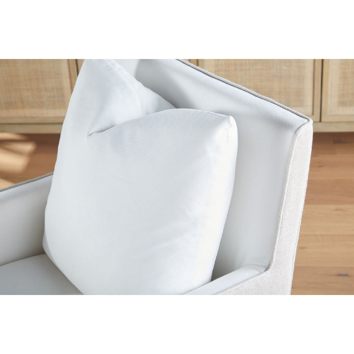 Two-Toned Wheeled Lounge Chair | Living Essentials Harmony