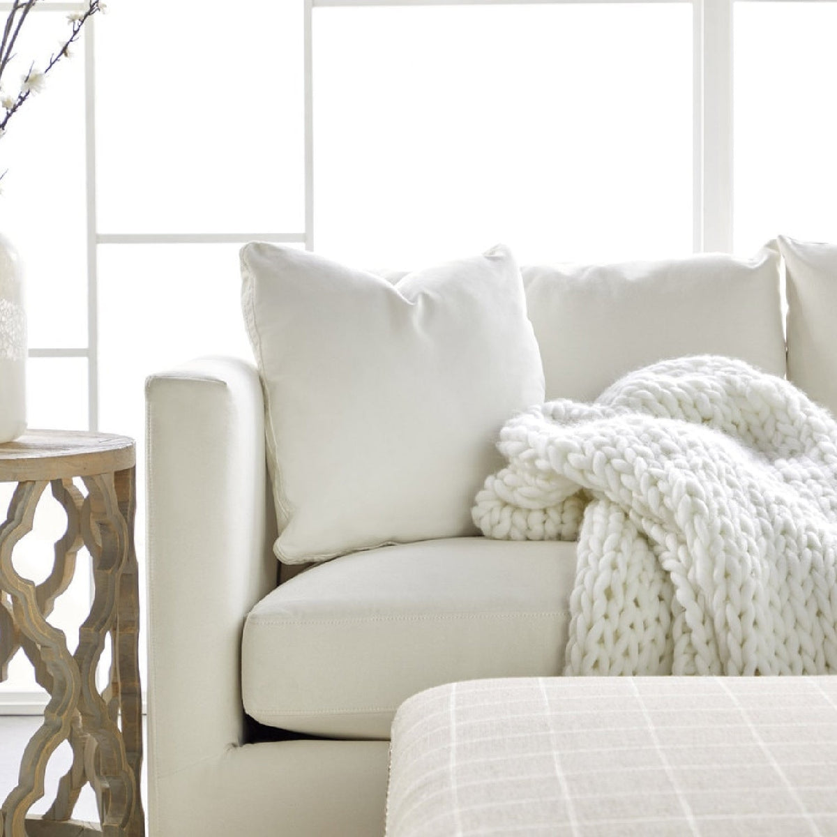 Modern European furniture - White Fabric Sofa - www.oroa.com