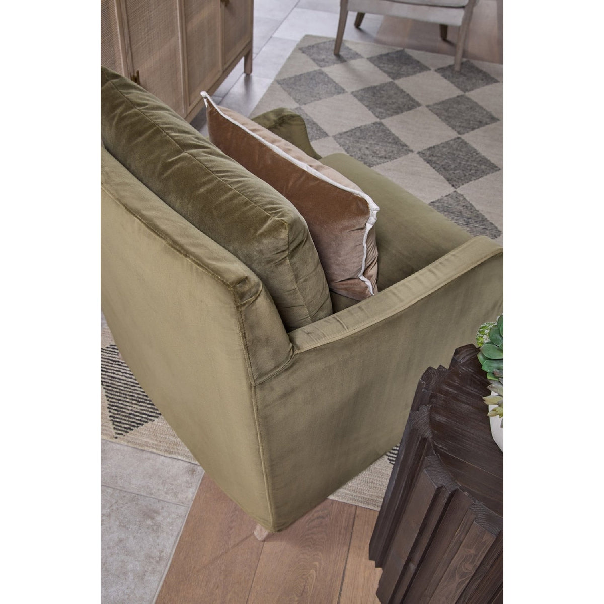 Fluted Pine Accent Table | Living Essentials Roma