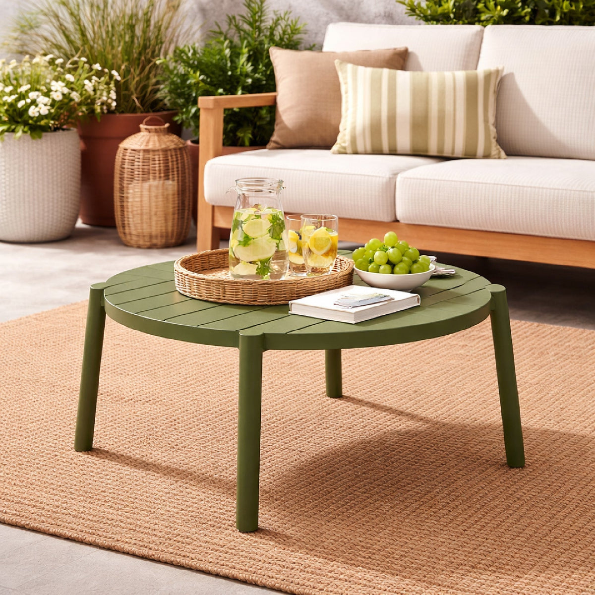 Slatted Round Outdoor Coffee Table | Nardi Doga
