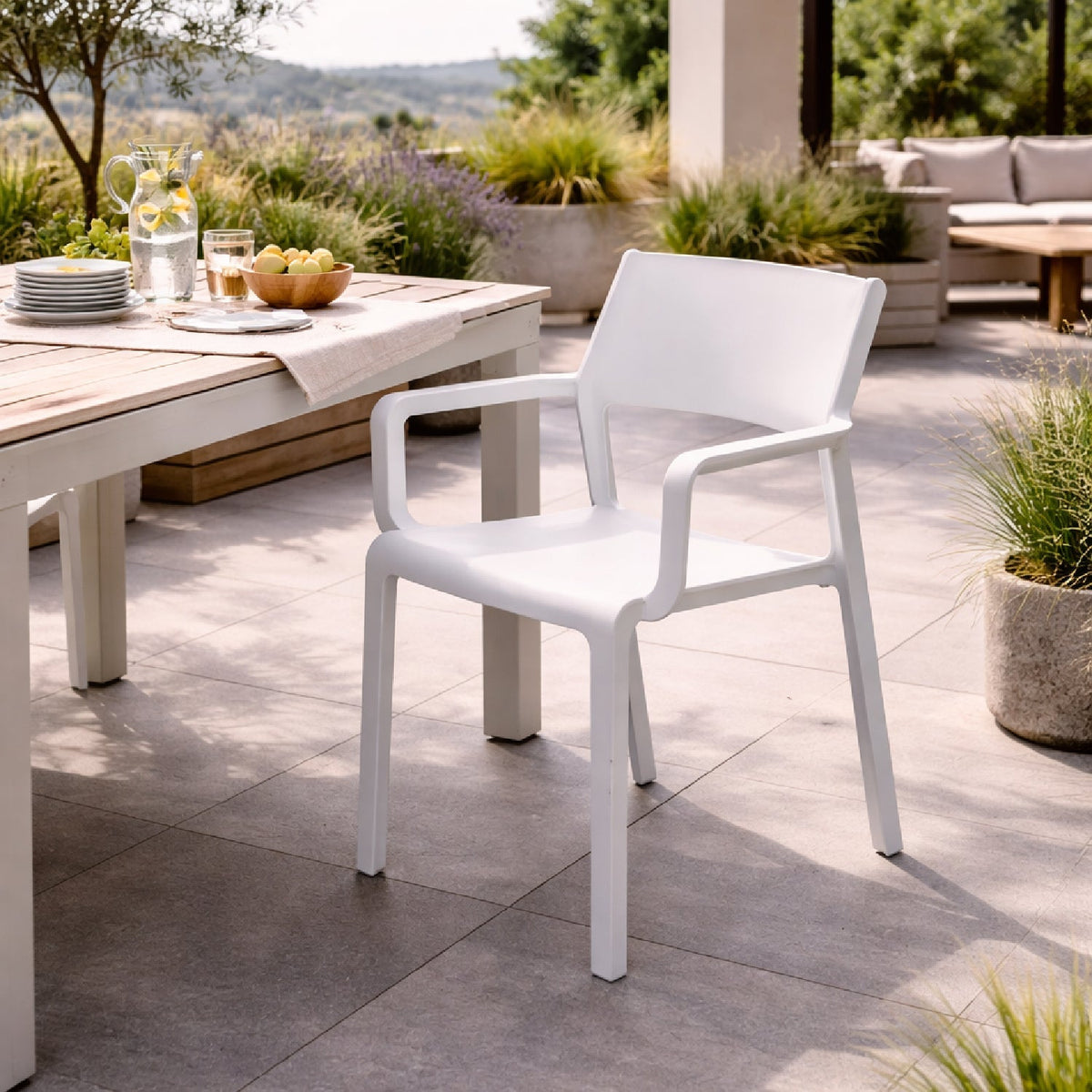 Open-back Outdoor Dining Armchair | Nardi Trill