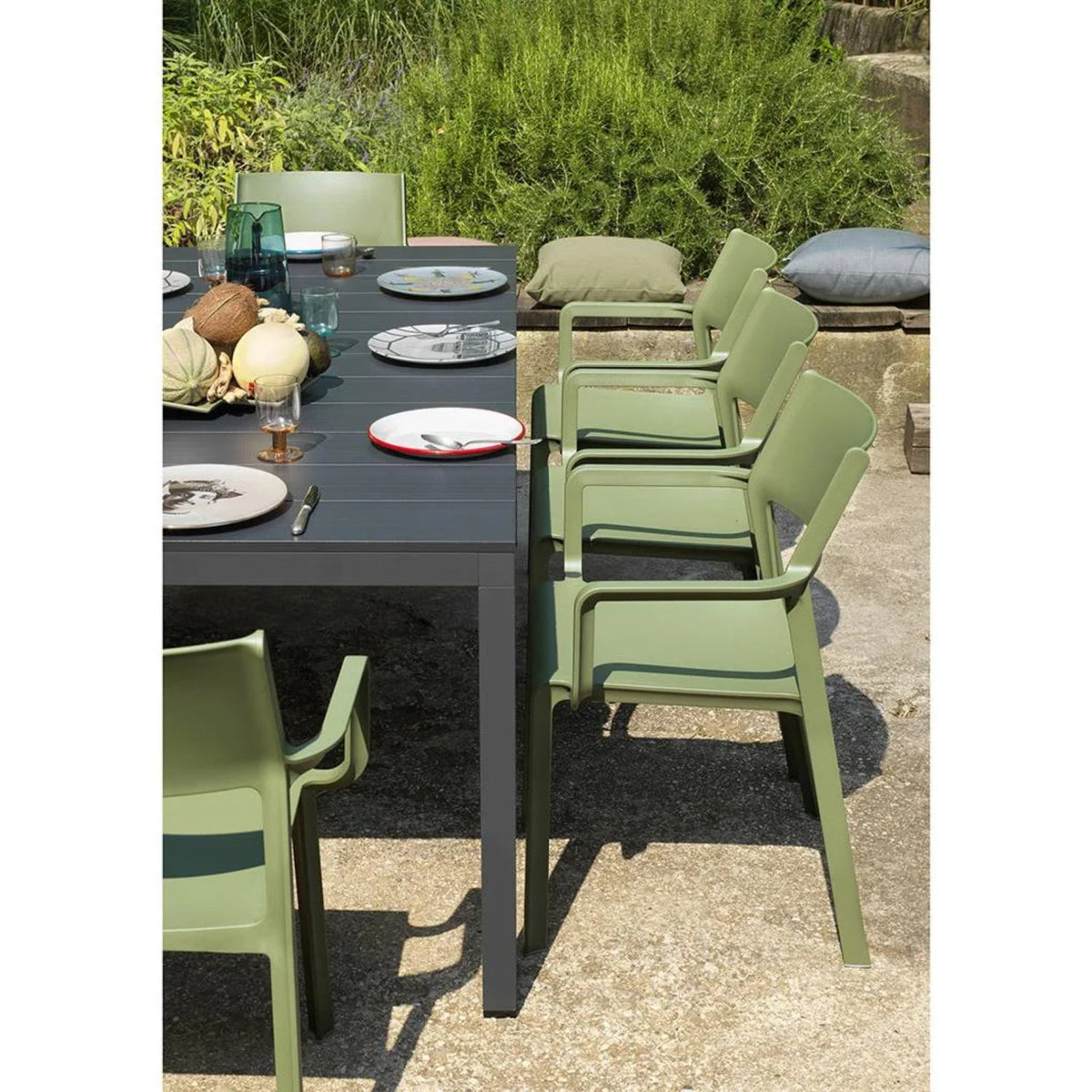 Open-back Outdoor Dining Armchair | Nardi Trill