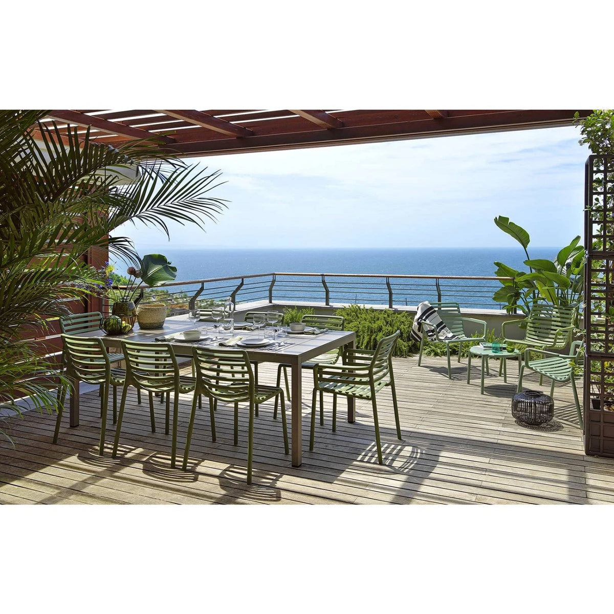 Slatted Outdoor Monobloc Dining Armchair | Nardi Doga