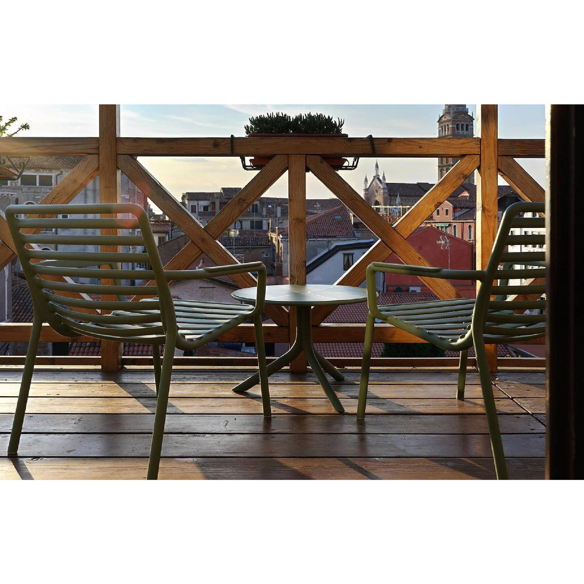 Slatted Stackable Outdoor Lounge Chair | Nardi Doga