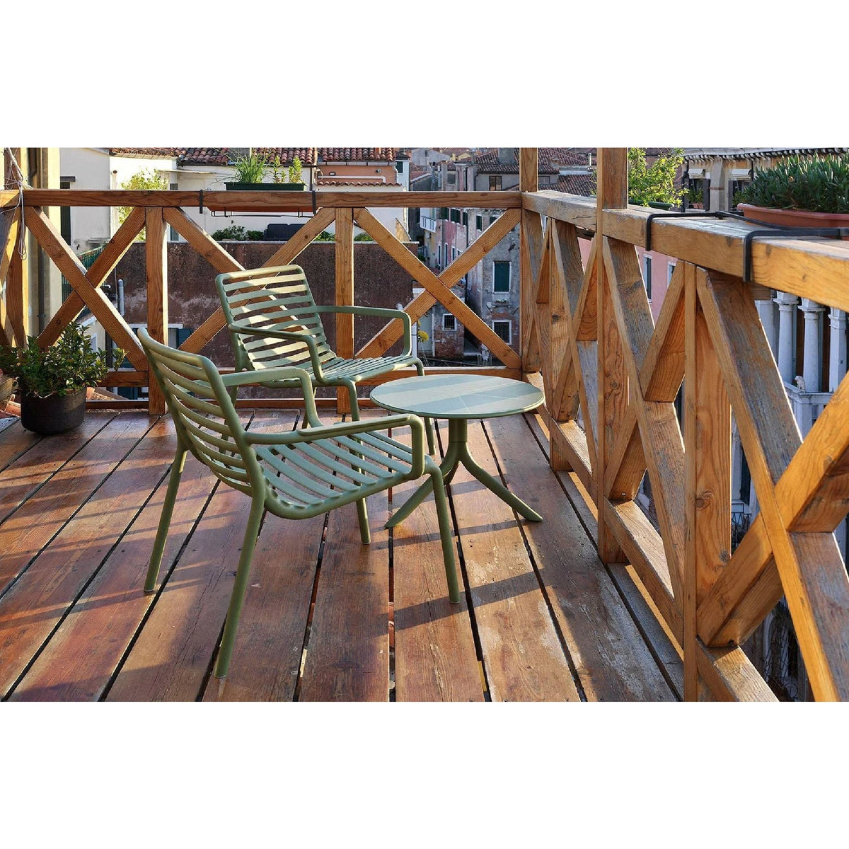 Slatted Stackable Outdoor Lounge Chair | Nardi Doga