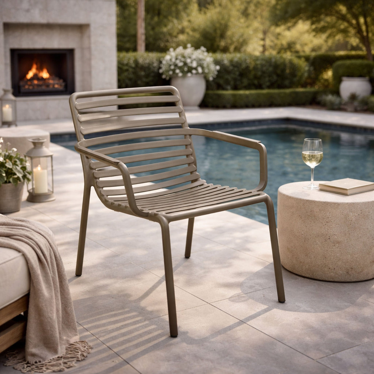 Slatted Stackable Outdoor Lounge Chair | Nardi Doga