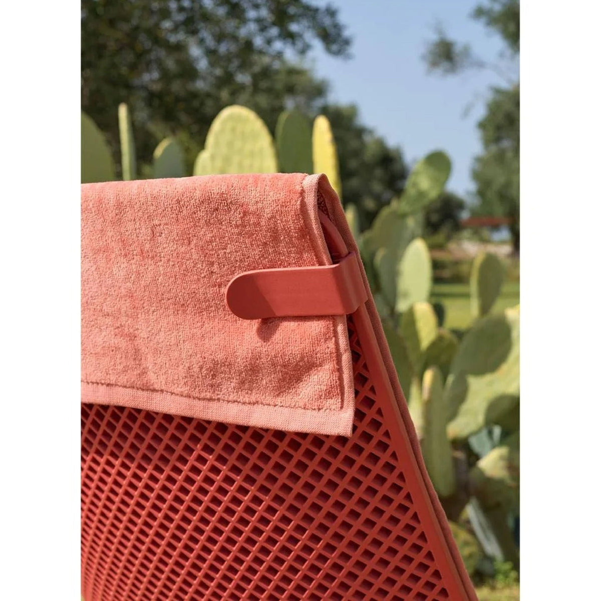 Perforated Outdoor Lounge Chair | Nardi Net Lounge