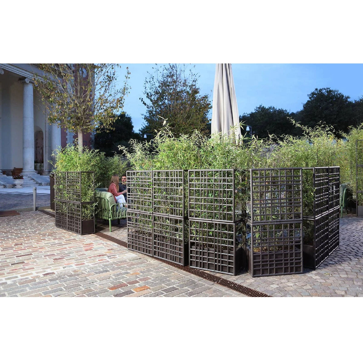 Regenerated Fiberglass Outdoor Wall Partition | Nardi Sipario
