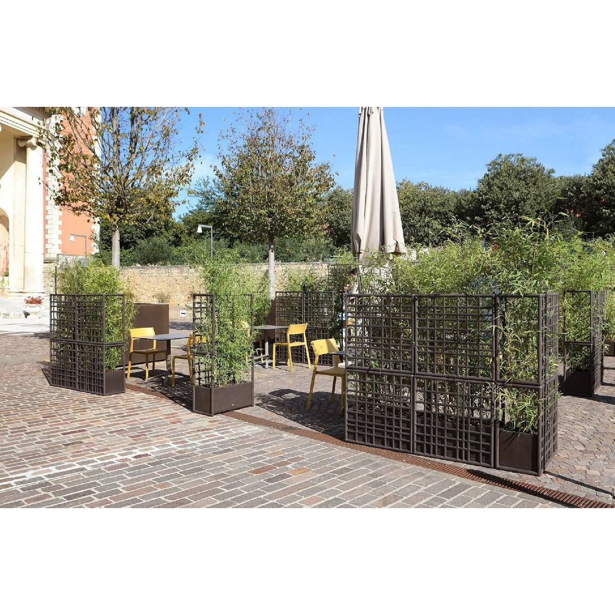 Regenerated Fiberglass Outdoor Wall Partition | Nardi Sipario