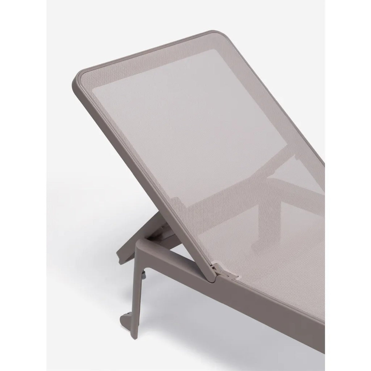 Stackable Fiberglass Outdoor Chaise Lounge | Nardi Plano
