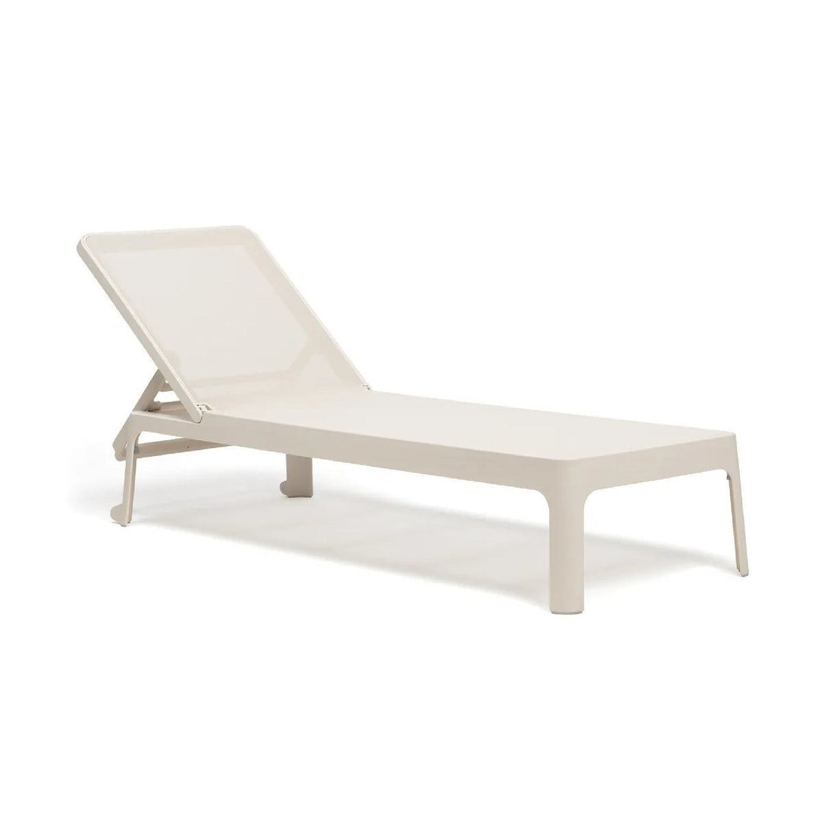 Stackable Fiberglass Outdoor Chaise Lounge | Nardi Plano
