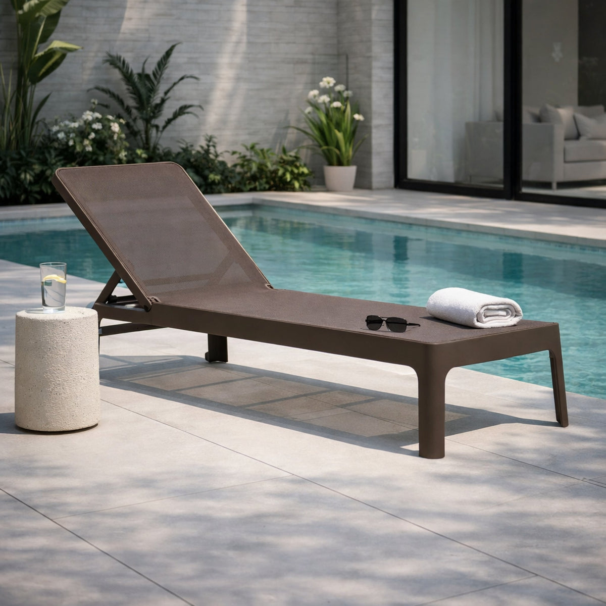 Stackable Fiberglass Outdoor Chaise Lounge | Nardi Plano