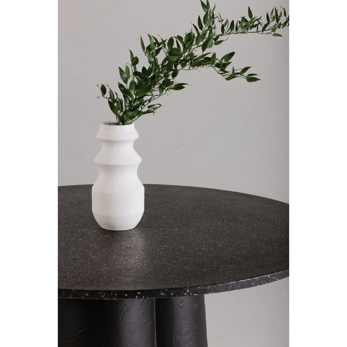 Modern European furniture - minimalist white curved sofa - www.oroa.com