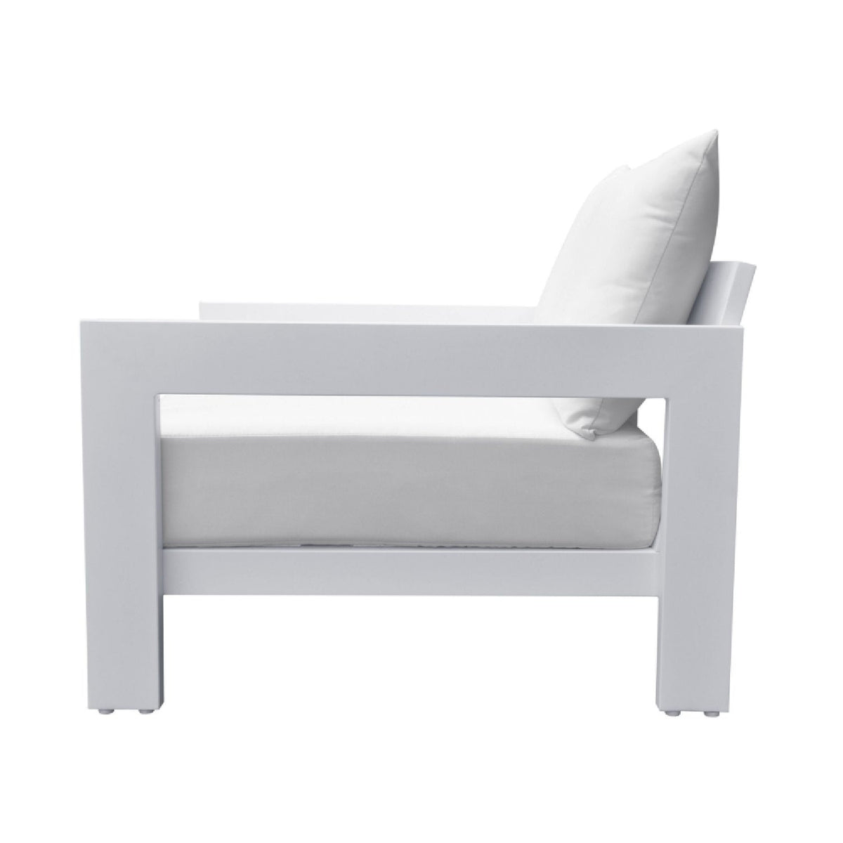 Aluminum-Framed Outdoor Sofa | OROA Modern Wake