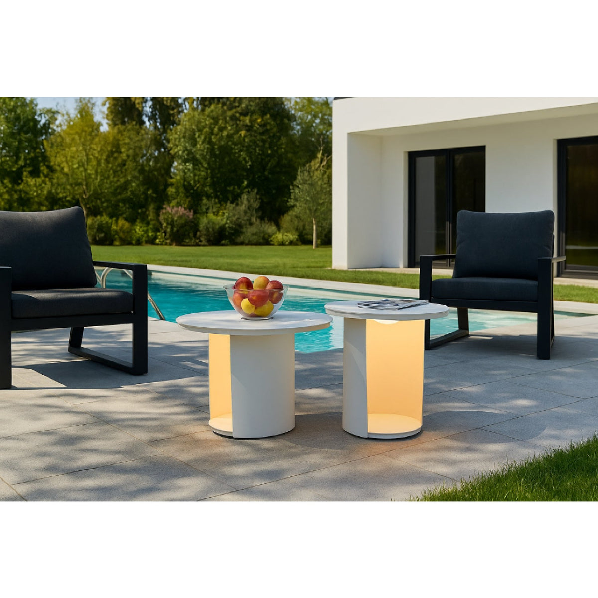Outdoor White End Table with Solar Light M | OROA Modern Onza