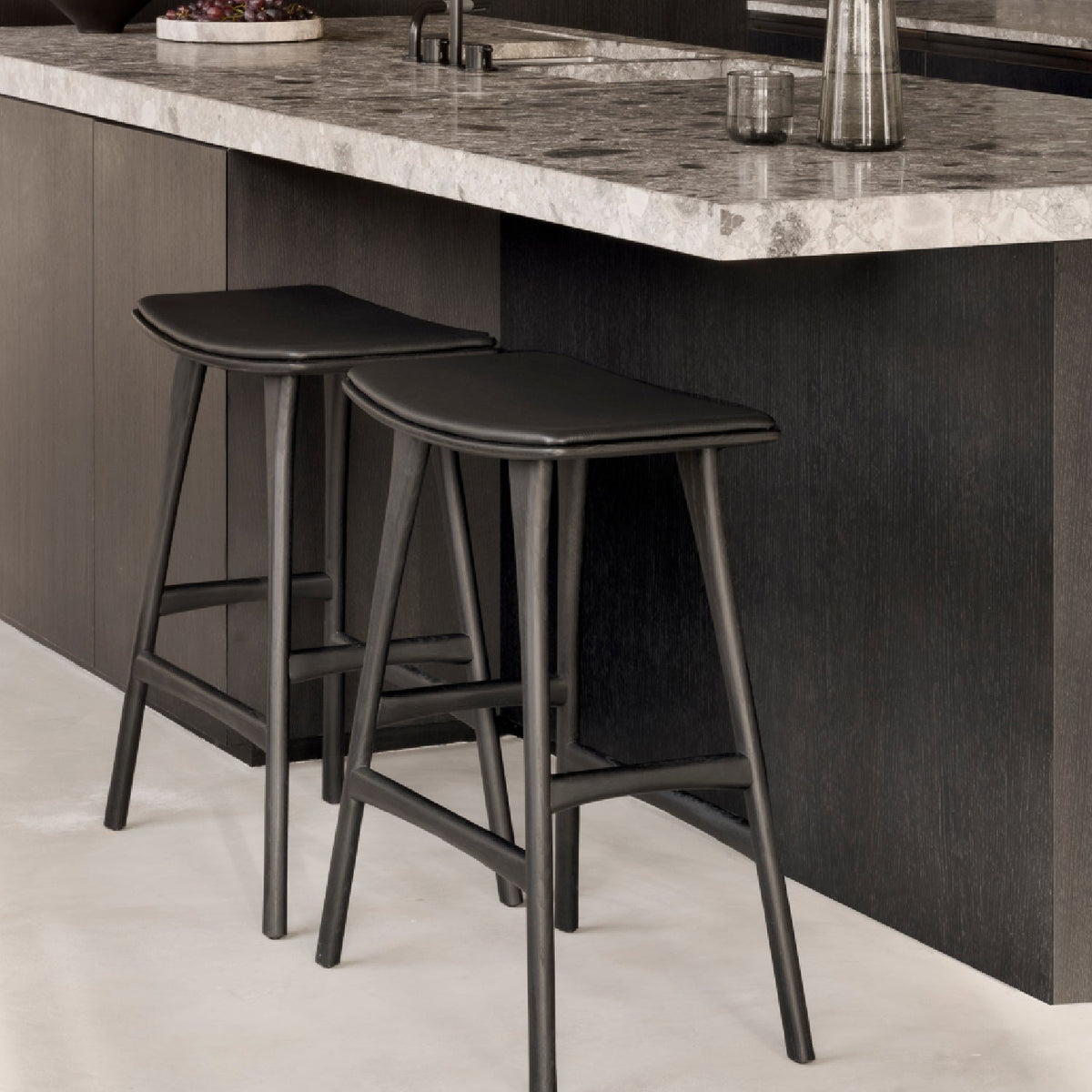 Classic Black Oak Counter Stool | Ethnicraft Osso