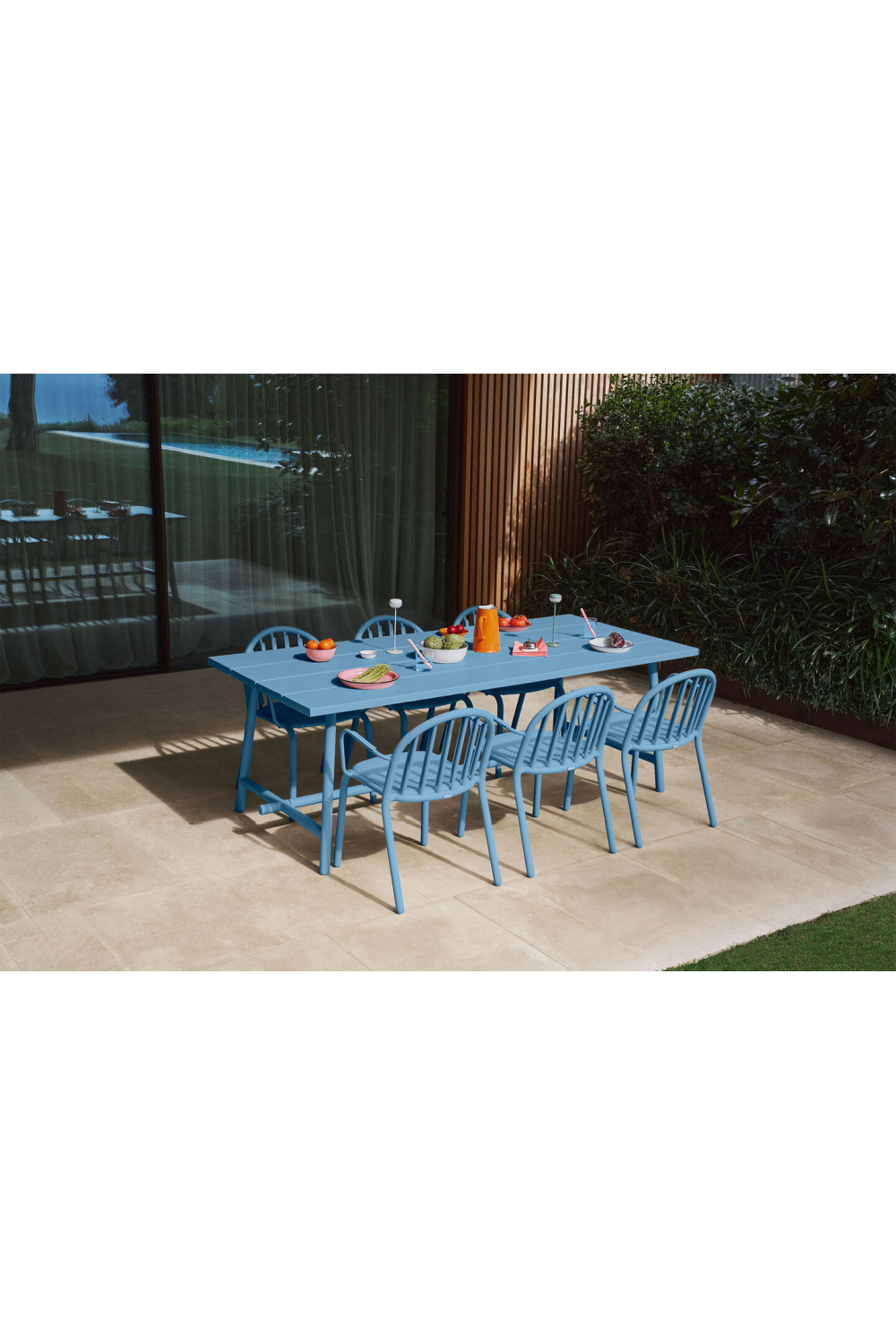 Aluminum 6-Seater Outdoor Table | Fatboy Fred | OROA.com