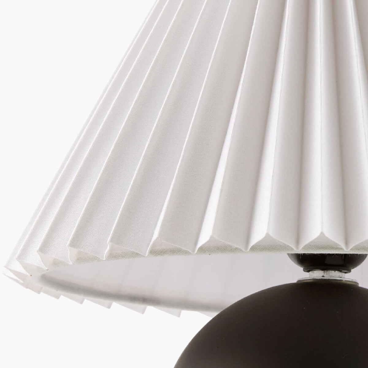 Modern European furniture - Pleated Linen Ceramic Table Lamp - www.oroa.com