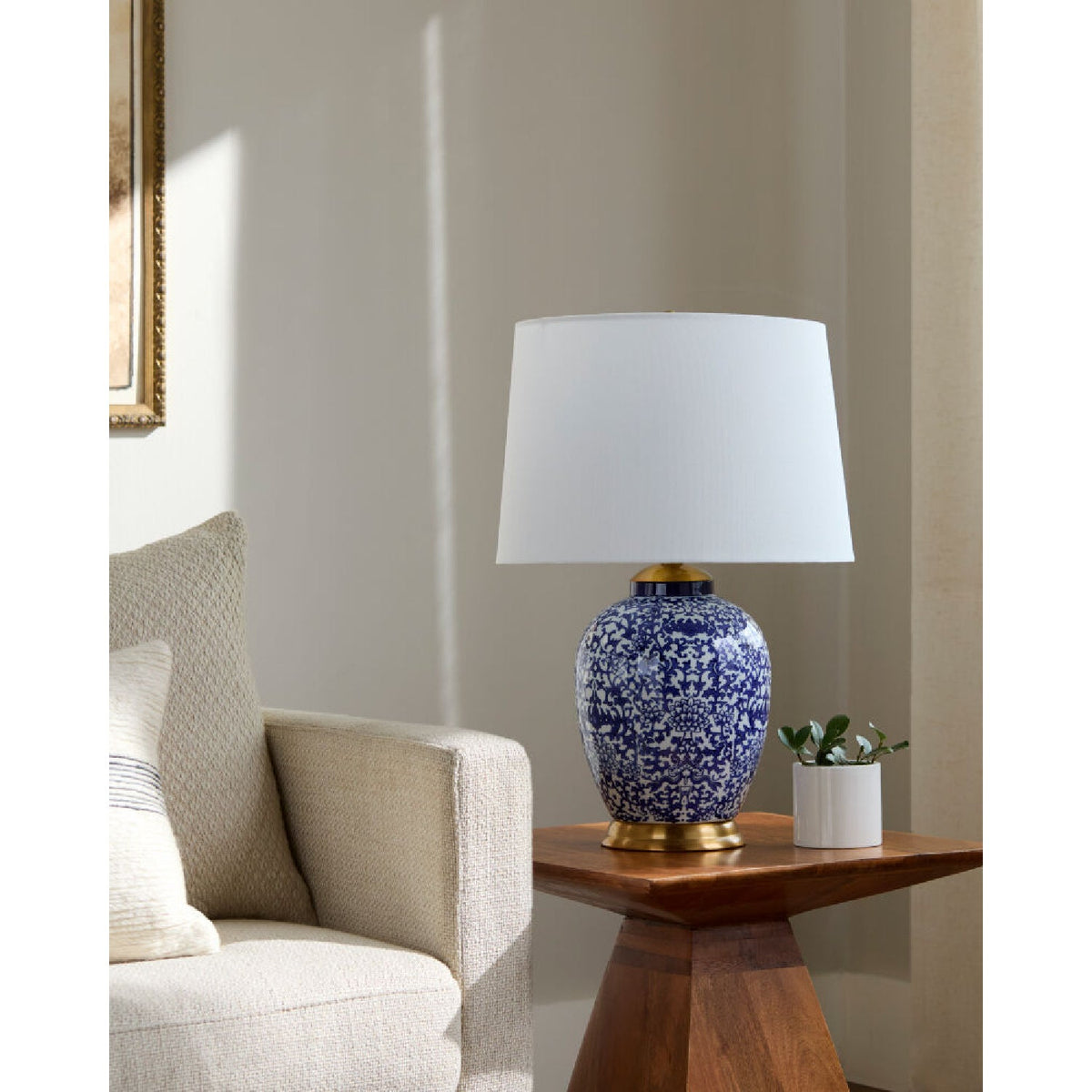 Modern European furniture - Blue Floral Ceramic Table Lamp - www.oroa.com