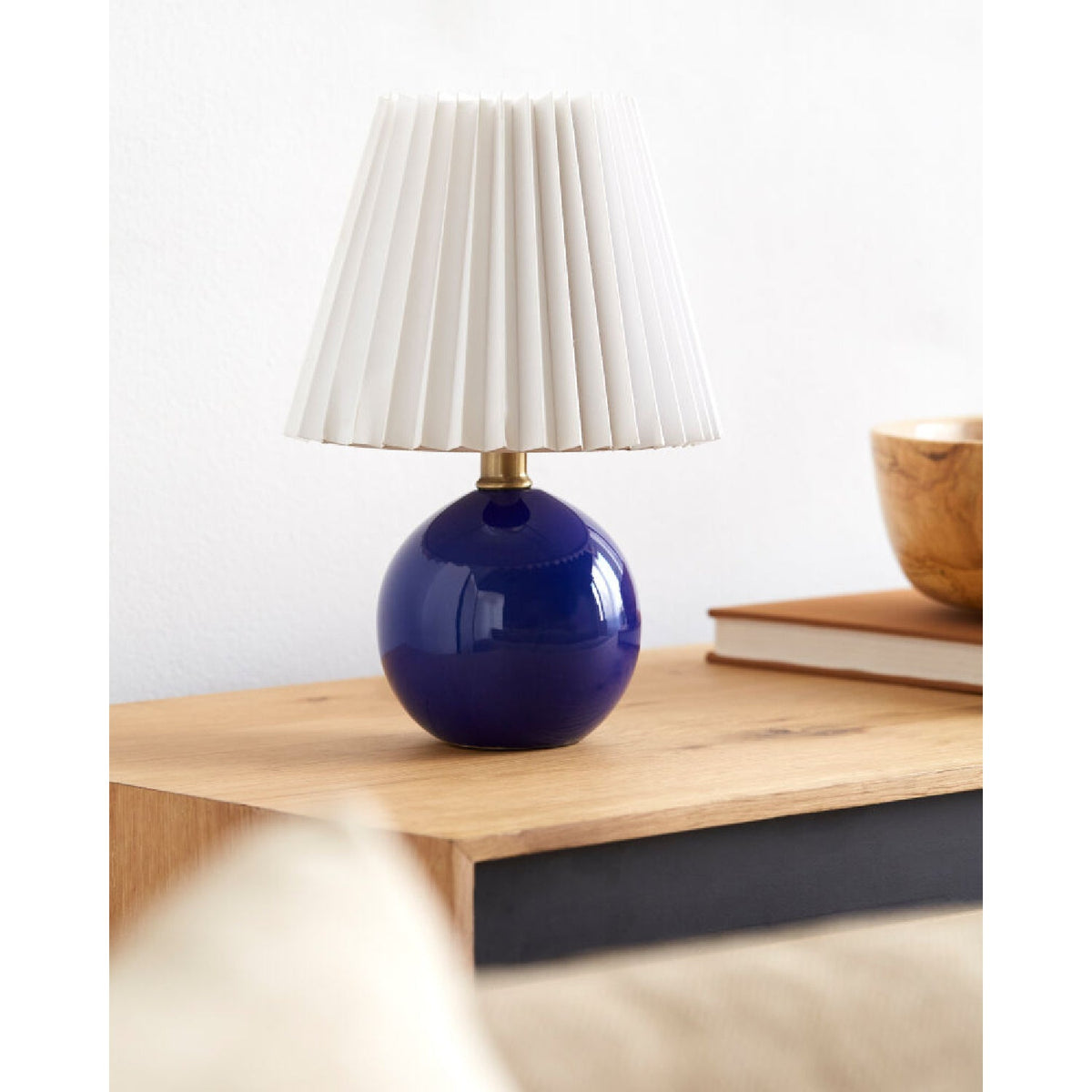 Modern European furniture - Ceramic Sphere Table Lamp - www.oroa.com