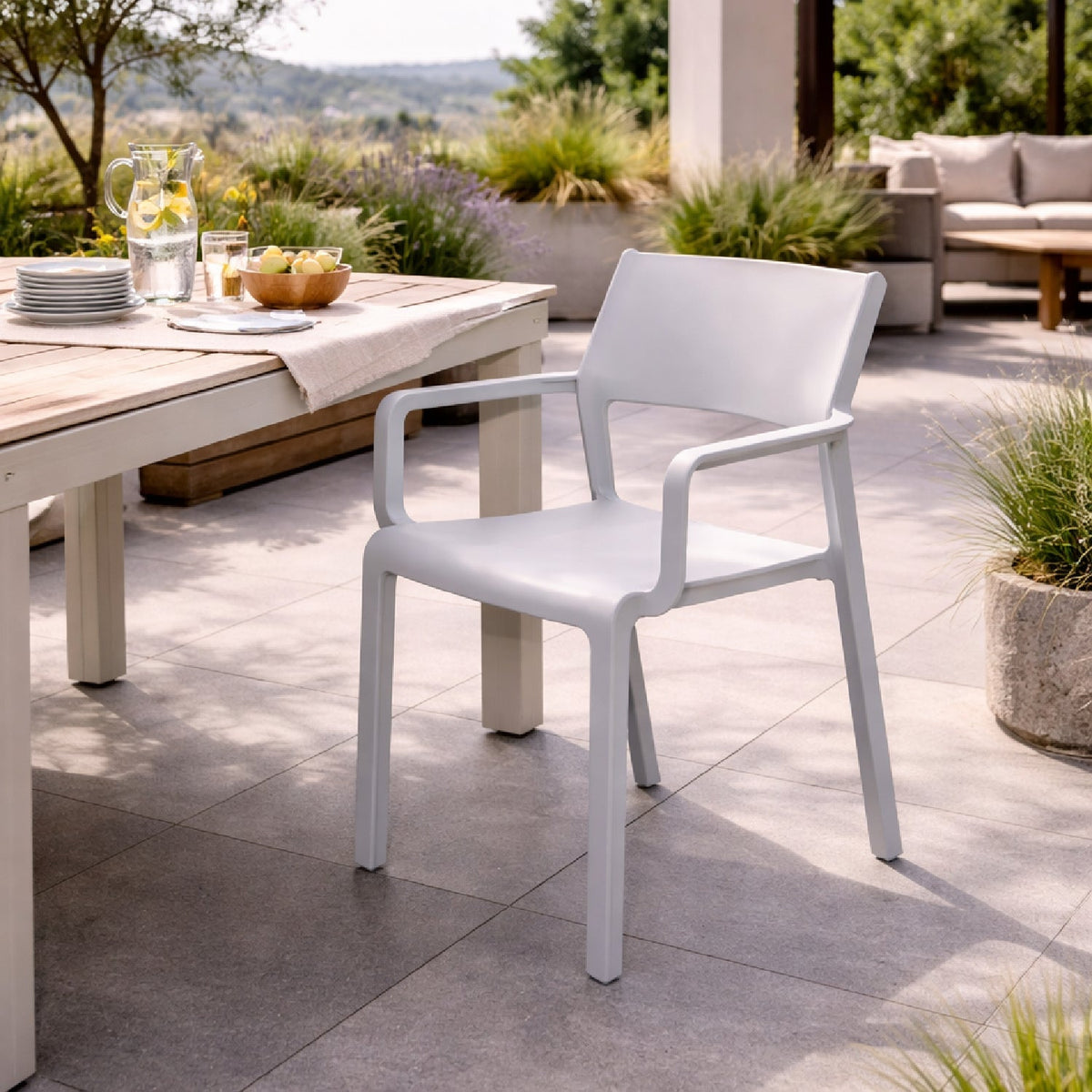 Open-back Outdoor Dining Armchair | Nardi Trill