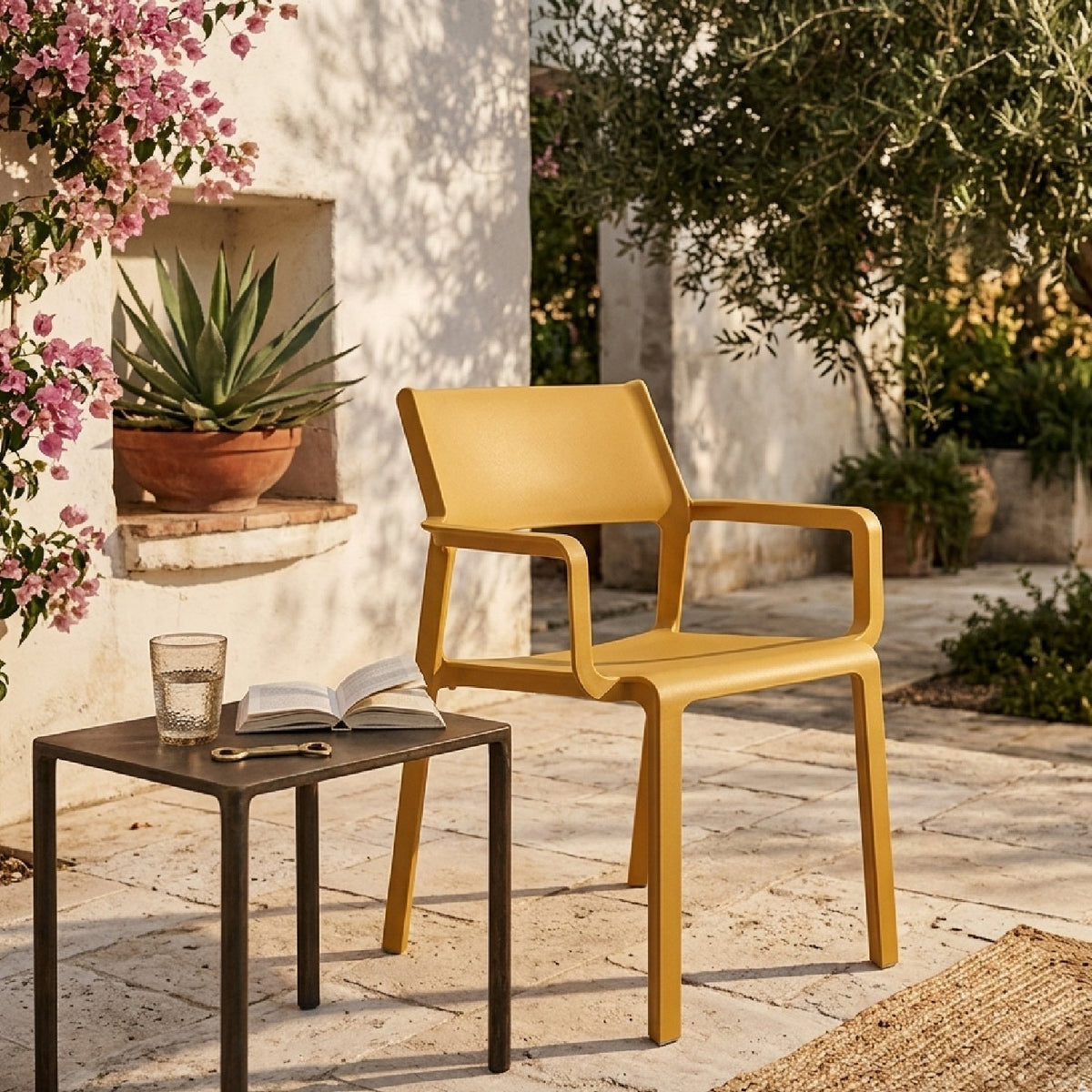 Open-back Outdoor Dining Armchair | Nardi Trill