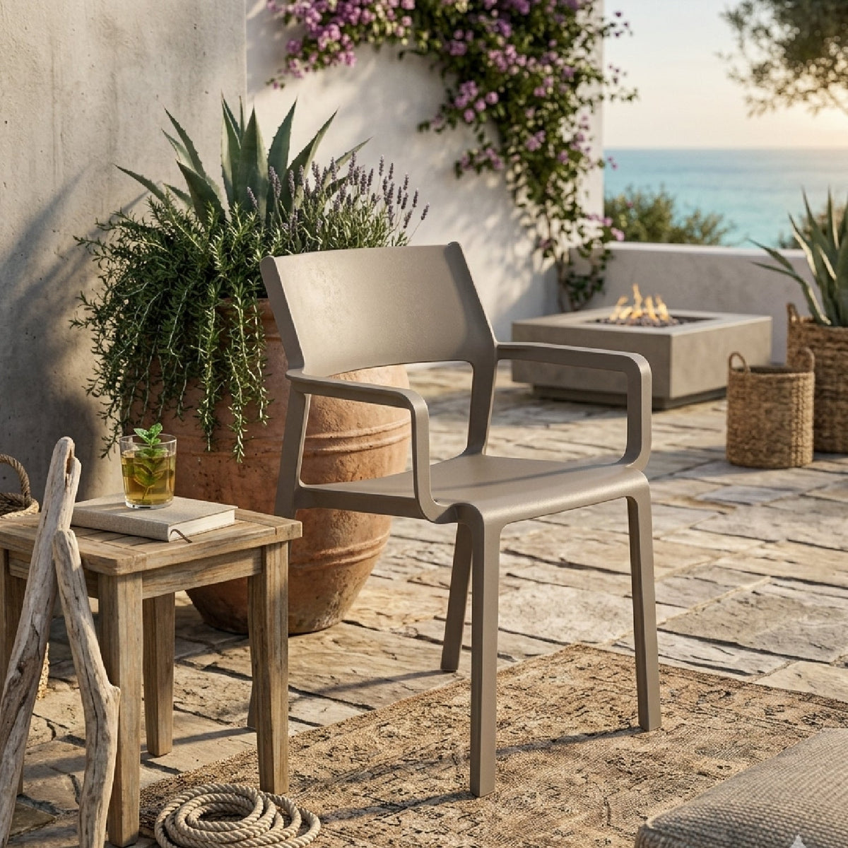 Open-back Outdoor Dining Armchair | Nardi Trill