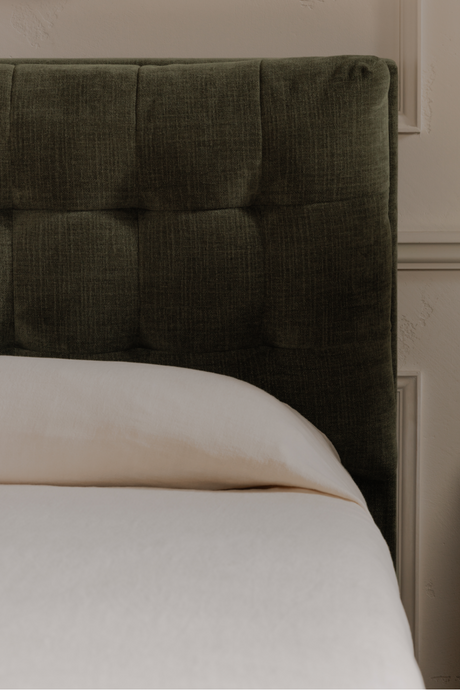 Modern European furniture - Tufted Storage Bed - www.oroa.com