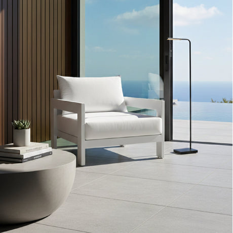 Aluminum-Framed Outdoor Lounge Chair | OROA Modern Wake