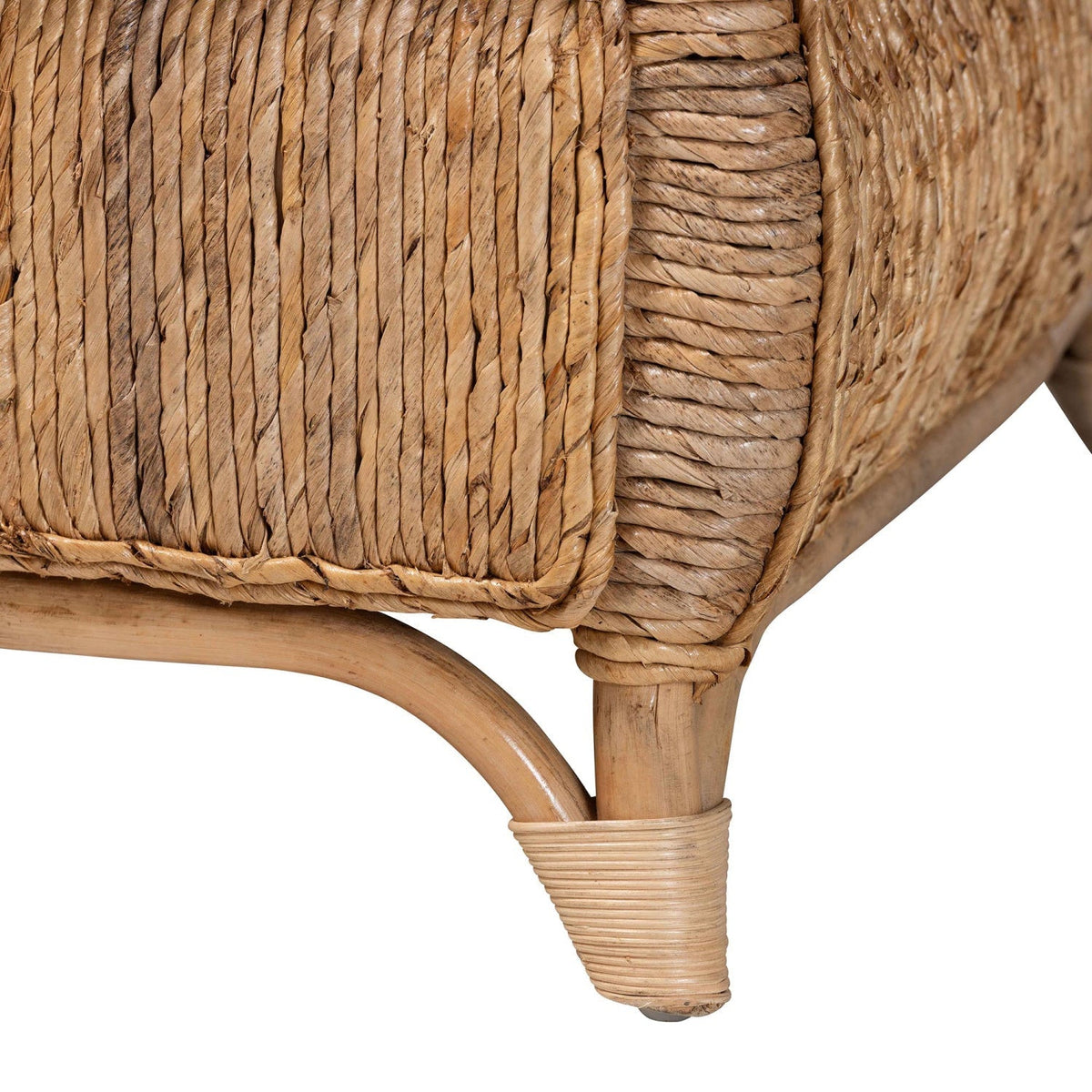 Modern European furniture -Cushioned Woven Seagrass Lounge Chair- www.oroa.com
