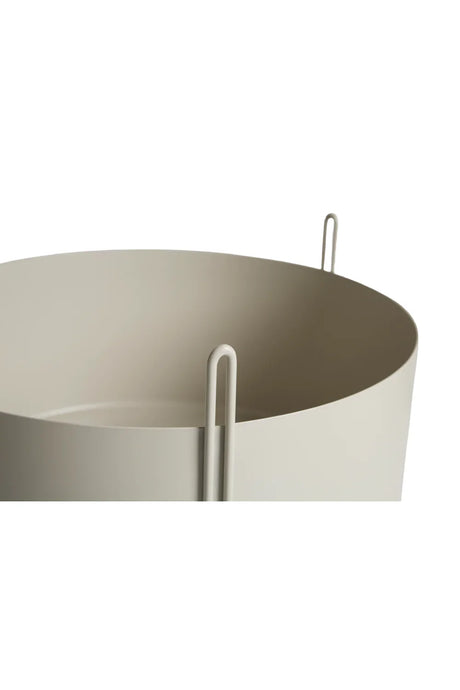 Painted Metal Planter M | WOUD Pidestall | OROA.com